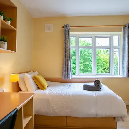 Holiday home 87 - 4 Bedroom Townhouse With Parking *