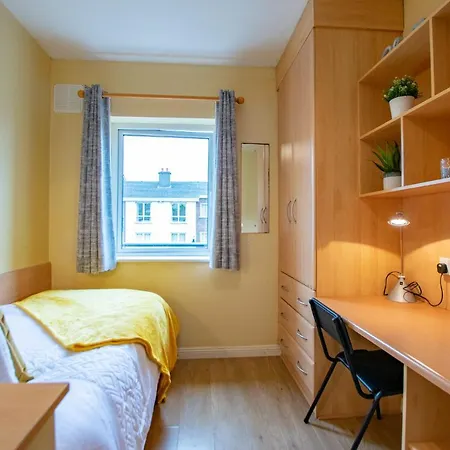 Prázdninový dům 87 - 4 Bedroom Townhouse With Parking In *