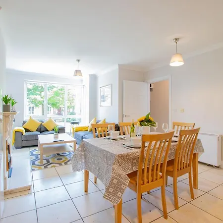 Дом отдыха 87 - 4 Bedroom Townhouse With Parking Голуэй