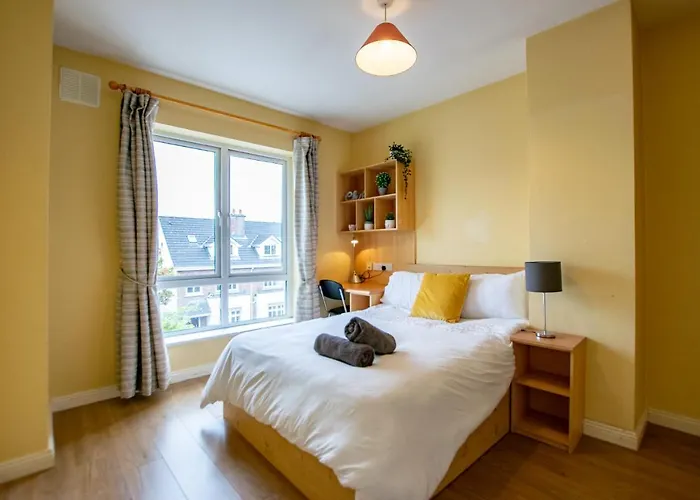 87 - 4 Bedroom Townhouse With Parking * 골웨이