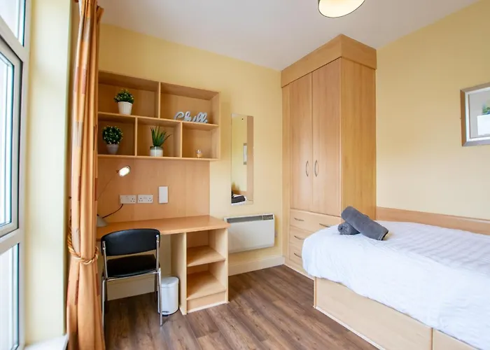 87 - 4 Bedroom Townhouse With Parking ゴールウェイ