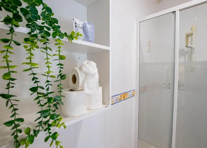 87 - 4 Bedroom Townhouse With Parking 別荘 *