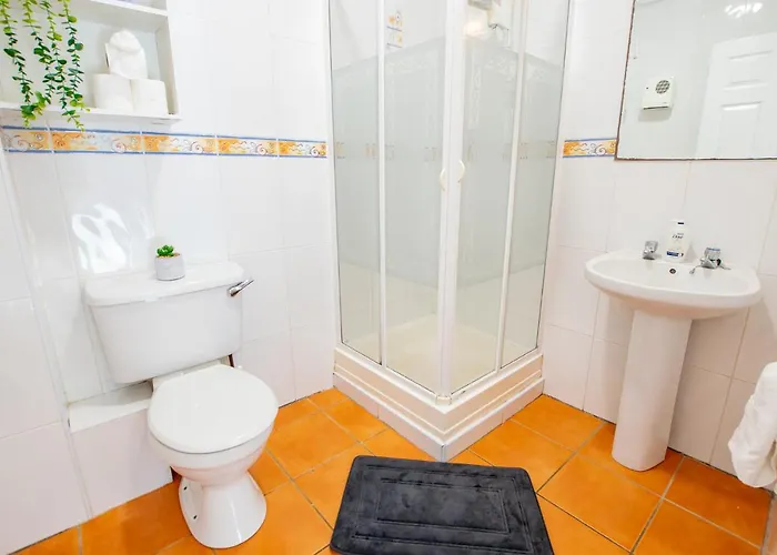 87 - 4 Bedroom Townhouse With Parking ゴールウェイ